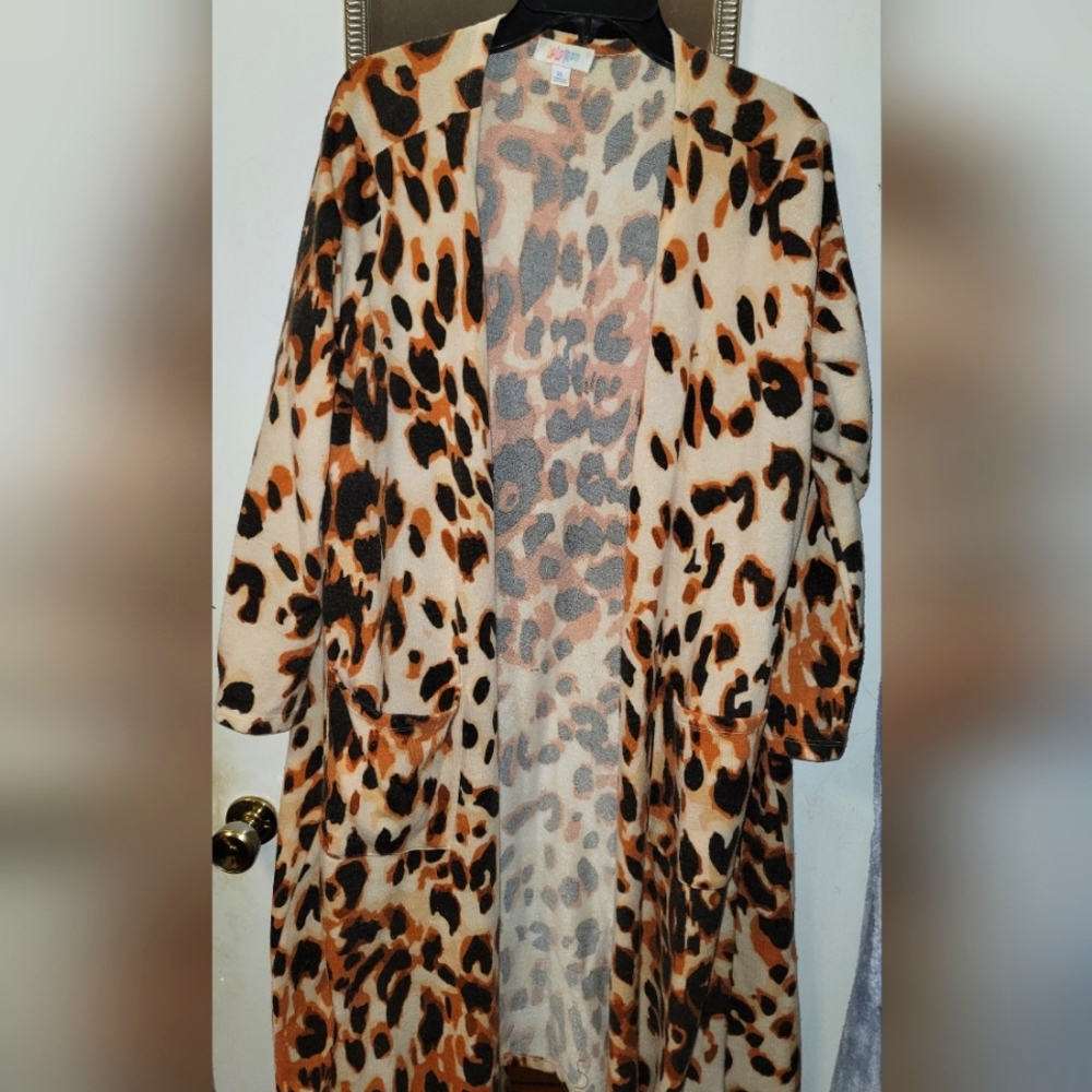 Womens Lularoe Sarah lot xl and size large. Cheetah print & Aztec